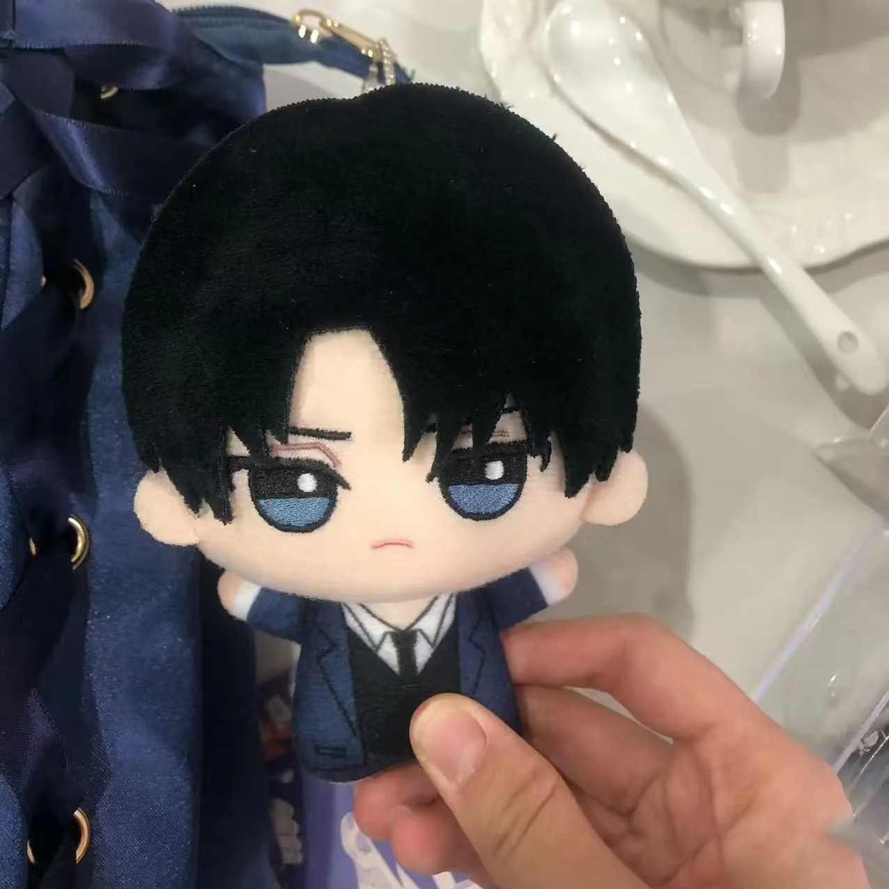 Peluche de Levi Ackerman de 10 - Anime Merchandise Plush Toys reseña y precio