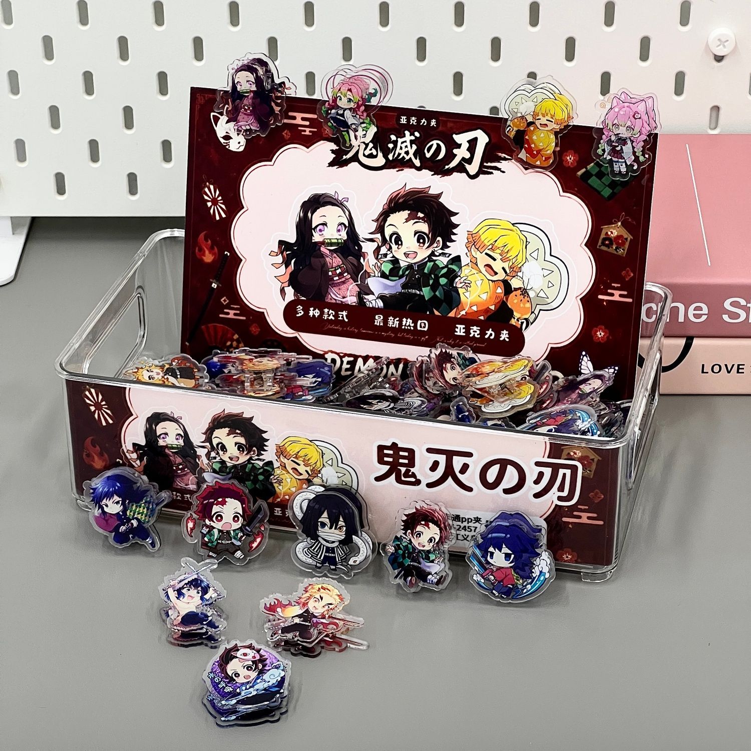 Caja completa de carpetas de D - Anime Merchandise Box reseña y precio