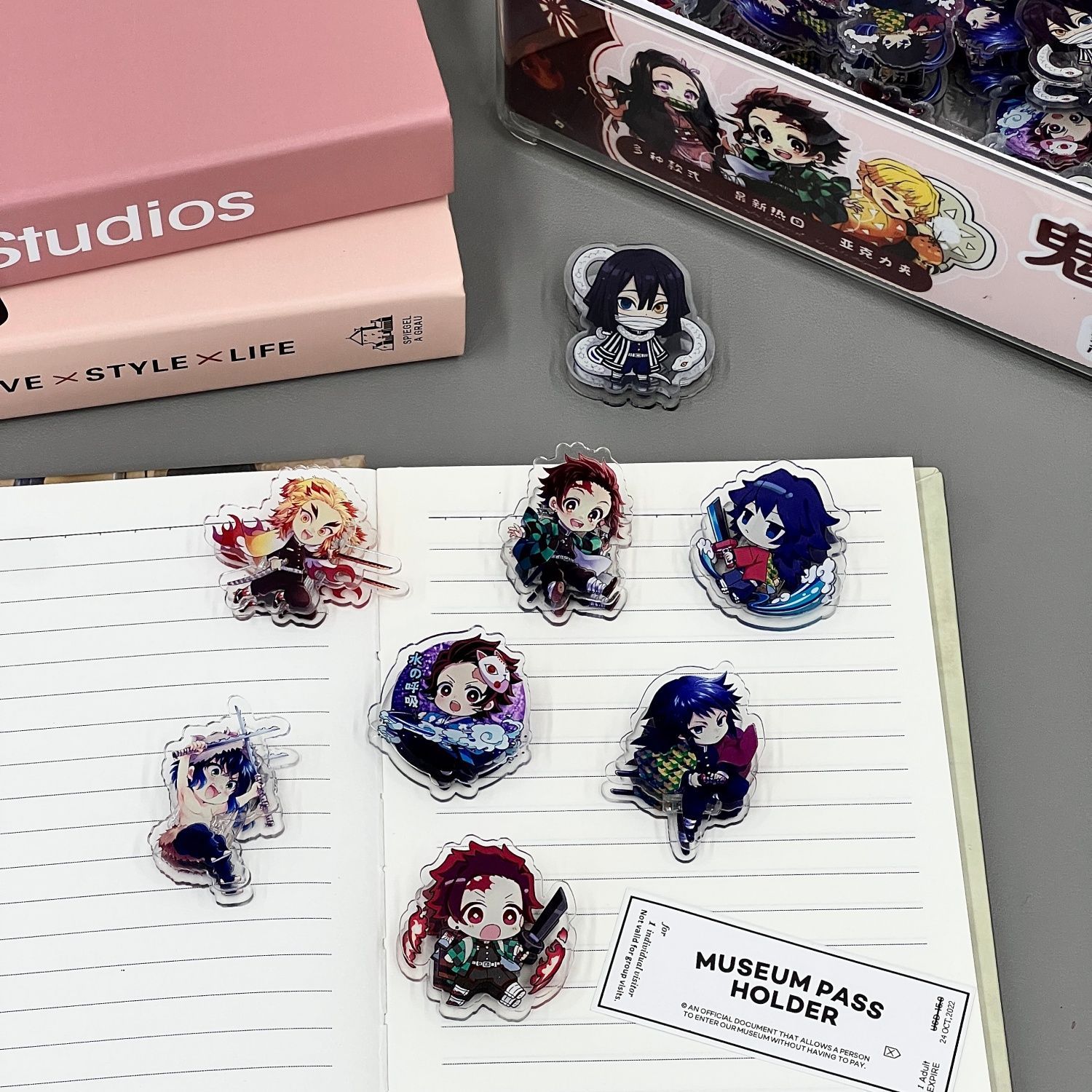 Caja completa de carpetas de D - Anime Merchandise Box reseña y precio